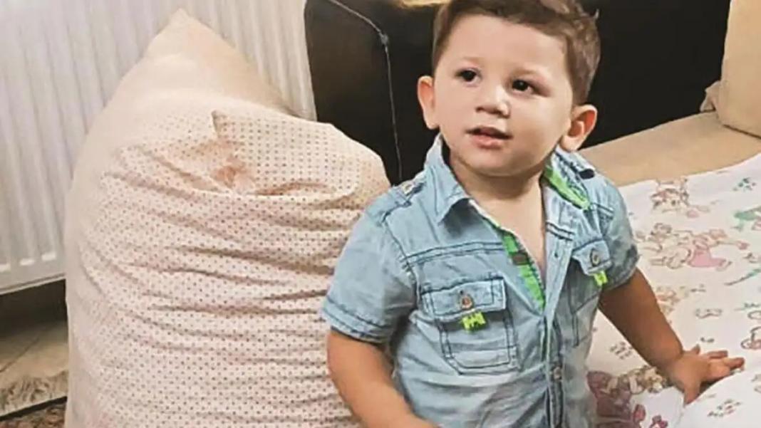 «Μακάρι να γύριζα τον χρόνο πίσω» – Τι είπε ο πατέρας του 3χρονου Άγγελου που κακοποιήθηκε βάναυσα