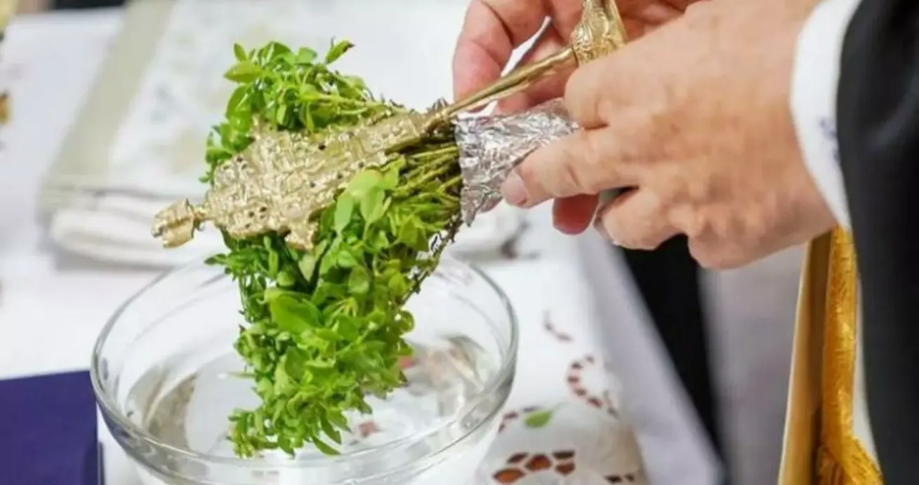 Δεν έβρισκαν παπά για τον αγιασμό!