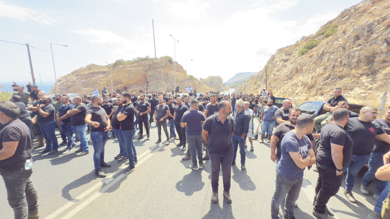 Έκλεισαν τον ΒΟΑΚ οι αγρότες (φωτογραφίες)