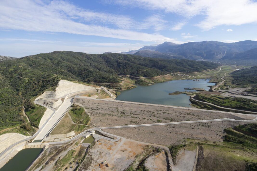 Ανοίγει ξανά η στρόφιγγα του Αποσελέμη – Πότε θα φτάσει το νερό στο Ηράκλειο