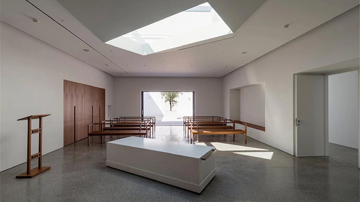 Αρχιμανδρίτης τάσσεται υπέρ της αποτέφρωσης: «Δεν υφίσταται ζήτημα που να την καθιστά αδιανόητη για την Εκκλησία»