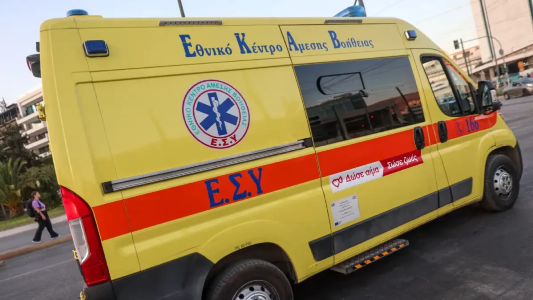 Χανιά: Τροχαίο ατύχημα στην πλατεία των Δικαστηρίων – Στο νοσοκομείο ένας οδηγός μηχανής