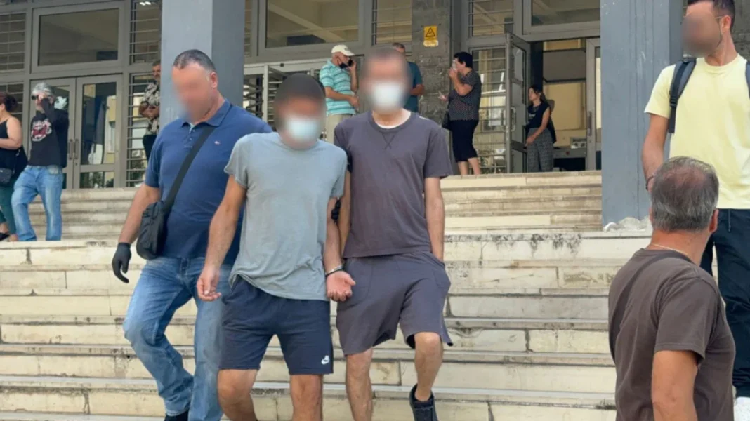 Στη φυλακή οι ληστές που εισέβαλαν στο διαμέρισμα 26χρονης και την ακινητοποίησαν