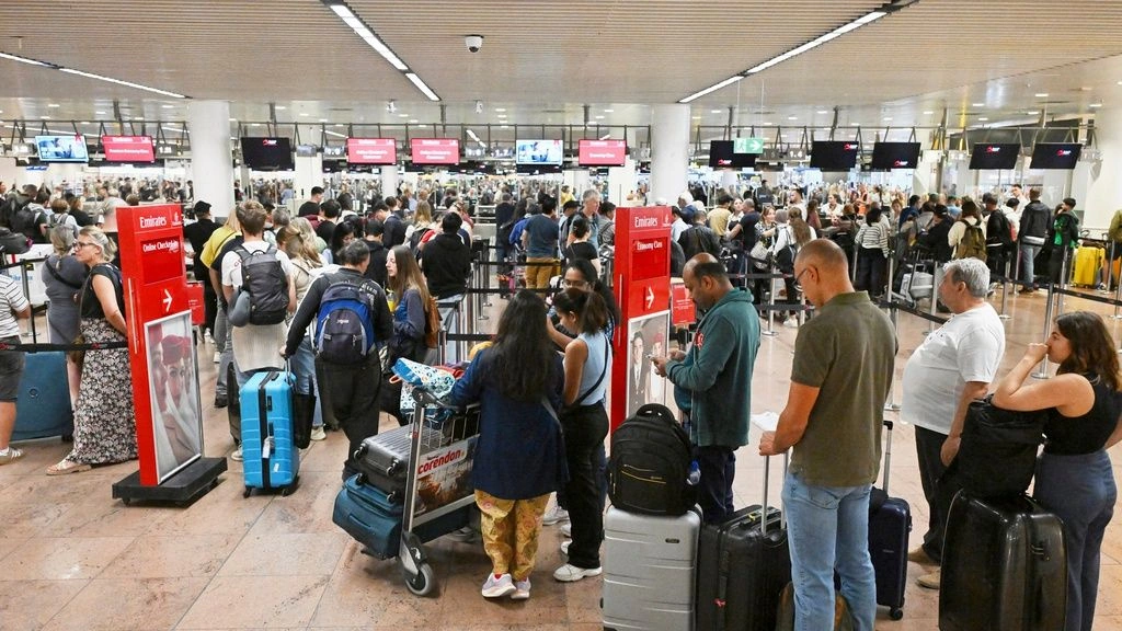 Πάνω από 600 πτήσεις ακυρώθηκαν λόγω της κυβερνοεπίθεσης στο Χίθροου – Ακυρώσεις και στις Βρυξέλλες