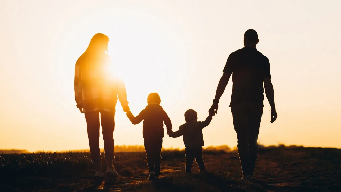 Τι κερδίζουν από τα μέτρα που ανακοινώθηκαν οι οικογένειες με παιδιά – Πίνακες και παραδείγματα