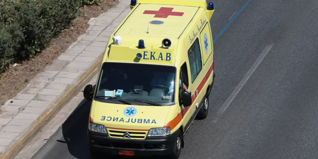 Τατόι: Κοριτσάκι 1,5 έτους και η μητέρα του έπαθαν ηλεκτροπληξία από γυμνό καλώδιο σε πάρκο (βίντεο)