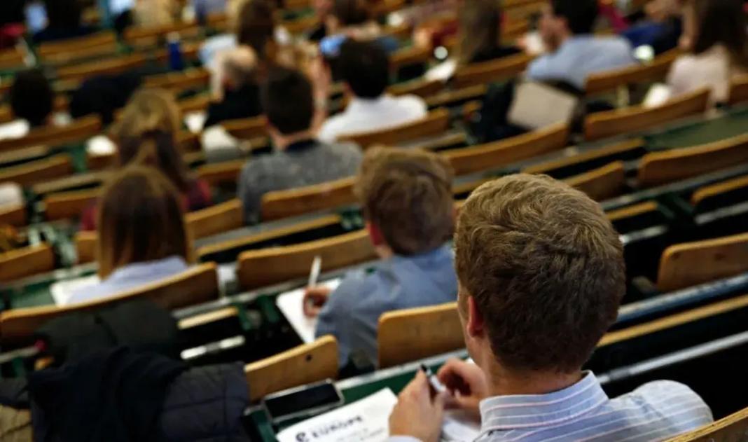 Αιώνιοι φοιτητές: Διαγράφονται 335.000 τον Δεκέμβριο – Τι εξήγγειλε ο Νίκος Παπαϊωάννου