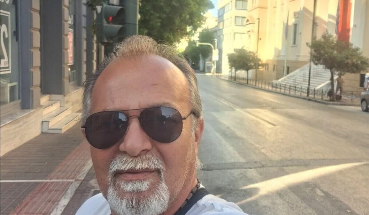 Θλίψη για τον Γιώργο Παυλάκη: O κάμεραμαν του ΑΝΤ1 πέθανε από ανακοπή καρδιάς την ώρα του ρεπορτάζ