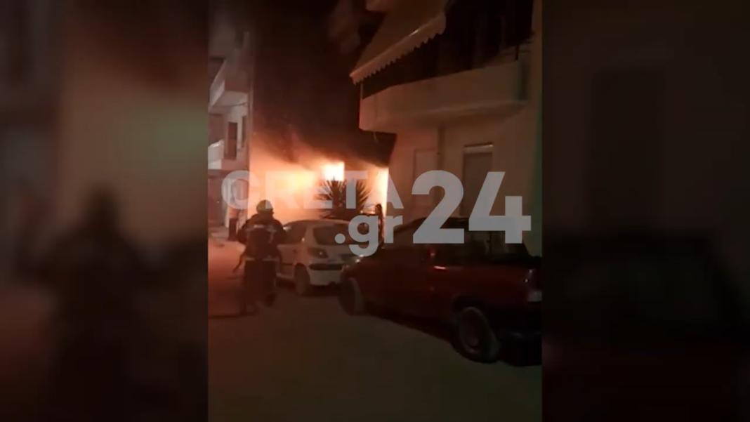 Ηράκλειο: Βίντεο ντοκουμέντο από τη φωτιά στο αυτοκίνητο – Σοκαριστικές μαρτυρίες κατοίκων της πολυκατοικίας που εκκενώθηκε