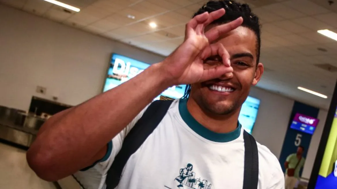 Επέστρεψε στην Ελλάδα ο «ασημένιος» Καραλής – «Άναψε μέσα μου μια νέα φλόγα»