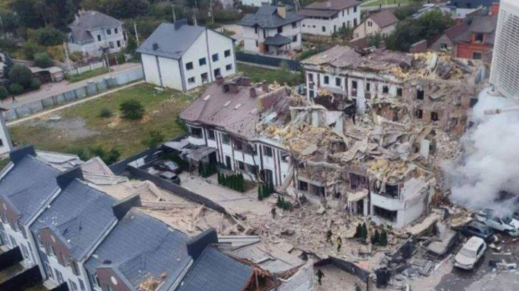 Ρωσικό σφυροκόπημα στο Κίεβο – Ένας από τους μεγαλύτερους αεροπορικούς βομβαρδισμούς από την έναρξη του πολέμου