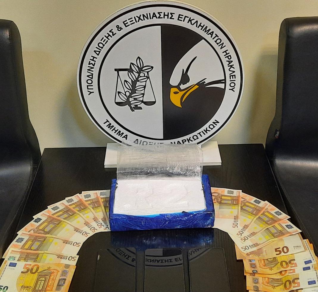 Ηράκλειο: Χειροπέδες σε δύο αλλοδαπούς για σχεδόν δύο κιλά κοκαΐνης