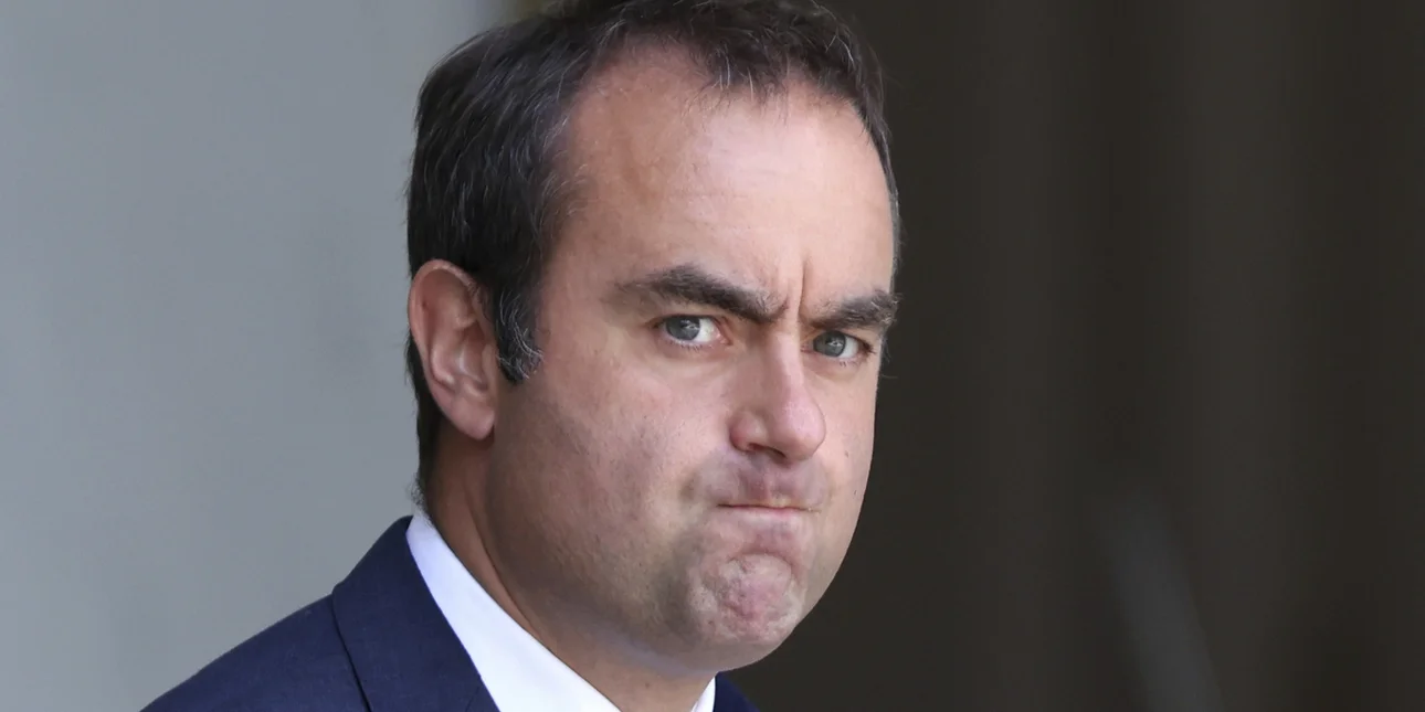 Τέσσερις πρωθυπουργοί σε 14 μήνες: Ο Λεκορνί καλείται να σώσει τη Γαλλία από το χείλος της οικονομικής κρίσης