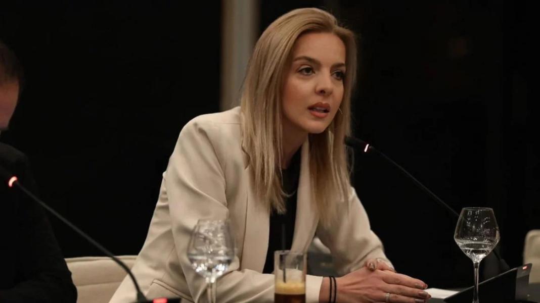 ΟΠΕΚΕΠΕ: Δεσμεύονται Ferrari, Porsche, 30 αυτοκίνητα και 11 ακίνητα της Πόπης Σεμερτζίδου και συγγενών της