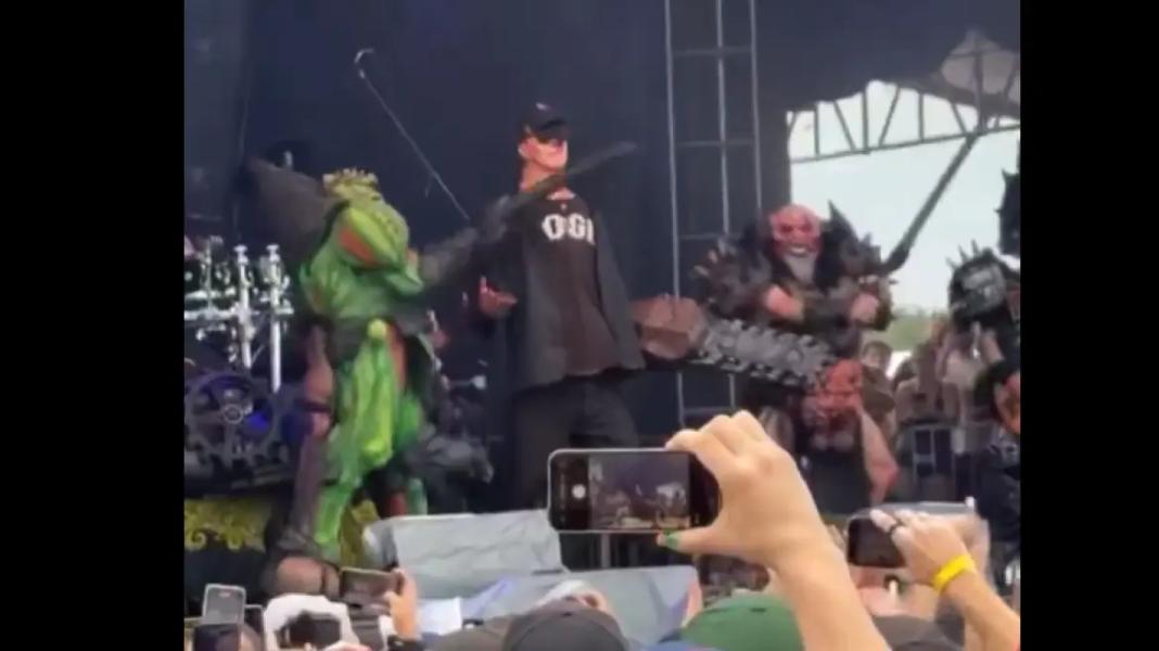 Συγκρότημα heavy metal «αποκεφάλισε» τον Μασκ και «σκότωσε» τον Τραμπ σε συναυλία – Δείτε βίντεο