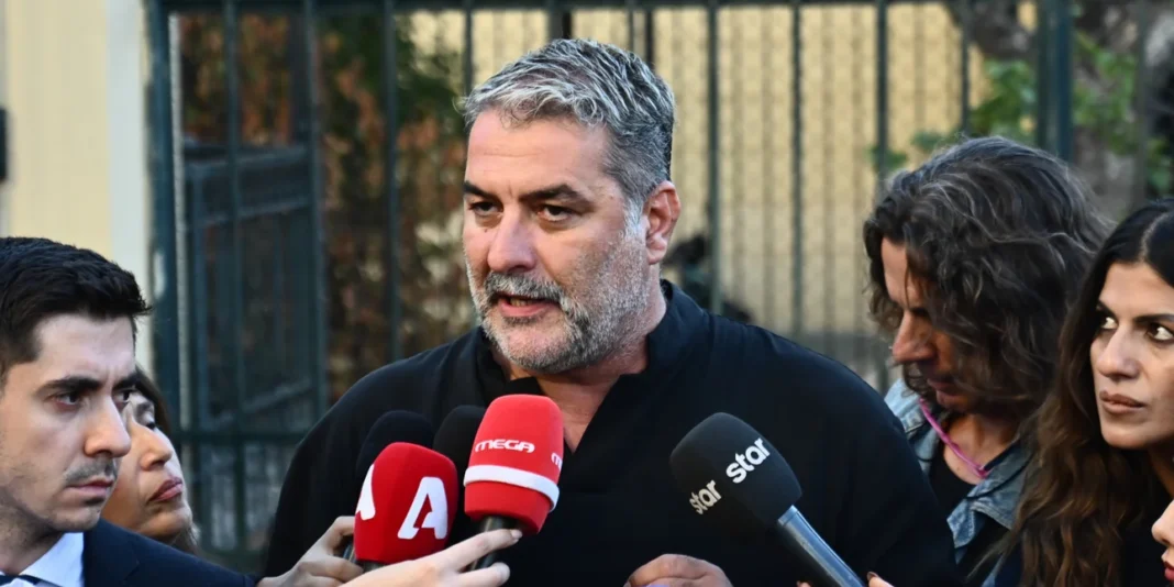 Βασίλης Μπισμπίκης: Πρόστιμο 1.200 ευρώ και αφαίρεση διπλώματος για τον ηθοποιό -Στις 8 Οκτωβρίου η δίκη