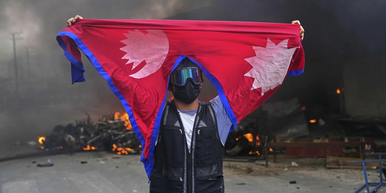 Πώς το Νεπάλ κατέληξε στις φλόγες: Η απαγόρευση εφαρμογών, η επανάσταση των νέων με hashtag το #nepokids