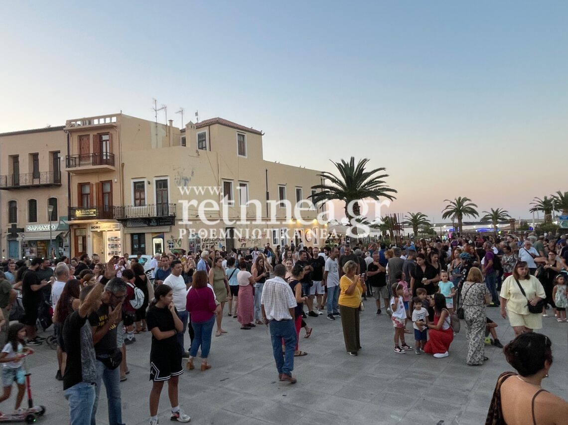 Ρέθυμνο: Συγκέντρωση διαμαρτυρίας για τα Τέμπη στην πλατεία Αγνώστου Στρατιώτη