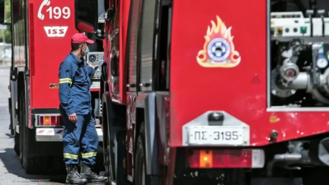 Πυρκαγιά σε εγκαταλελειμμένο ξενοδοχείο στο κέντρο της Αθήνας – Απεγκλωβίστηκαν άτομα