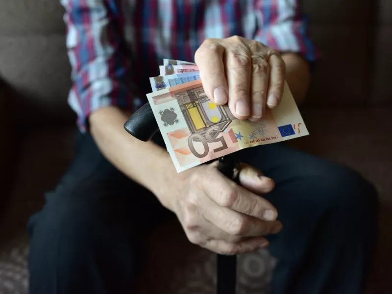 Πρόωρη σύνταξη για 55άρηδες: Αναλυτικός οδηγός ανά Ταμείο
