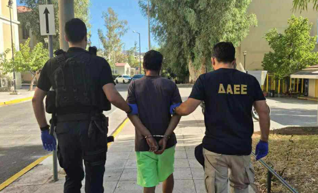 Σεσημασμένος ο 32χρονος που επιτέθηκε σε ανήλικες στο Αιγάλεω: Κατηγορείται για εμπρησμούς στον Υμηττό