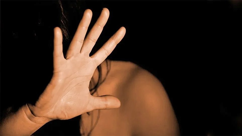 Εφιάλτης για 20χρονη: Την ανάγκαζαν να εκδίδεται και την απειλούσαν