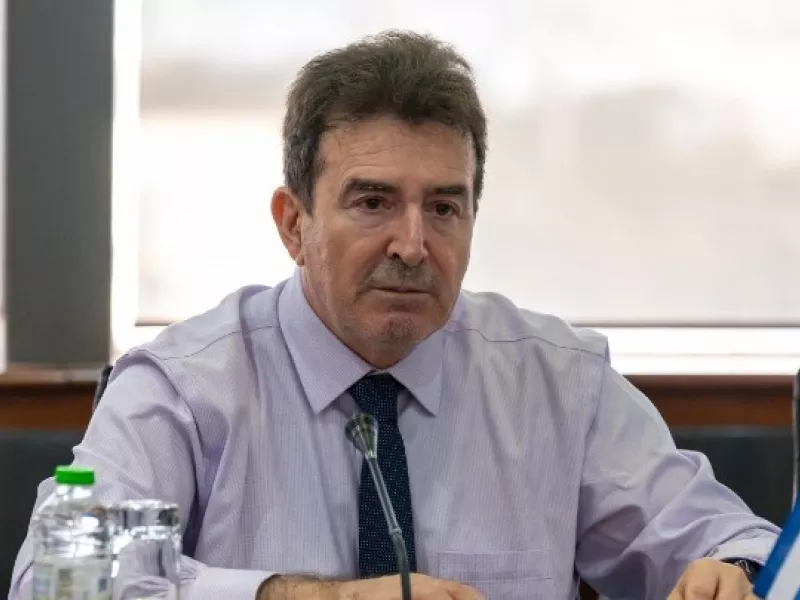Χρυσοχοΐδης: Σε 1,5 μήνα εγκαθιστούμε εξειδικευμένους αστυνομικούς μέσα σε καταυλισμούς Ρομά