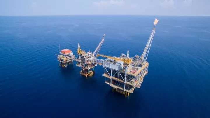 Υδρογονάνθρακες: Αυτή είναι η Επιτροπή Αξιολόγησης των προσφορών της Chevron/HELLENiQ ENERGY