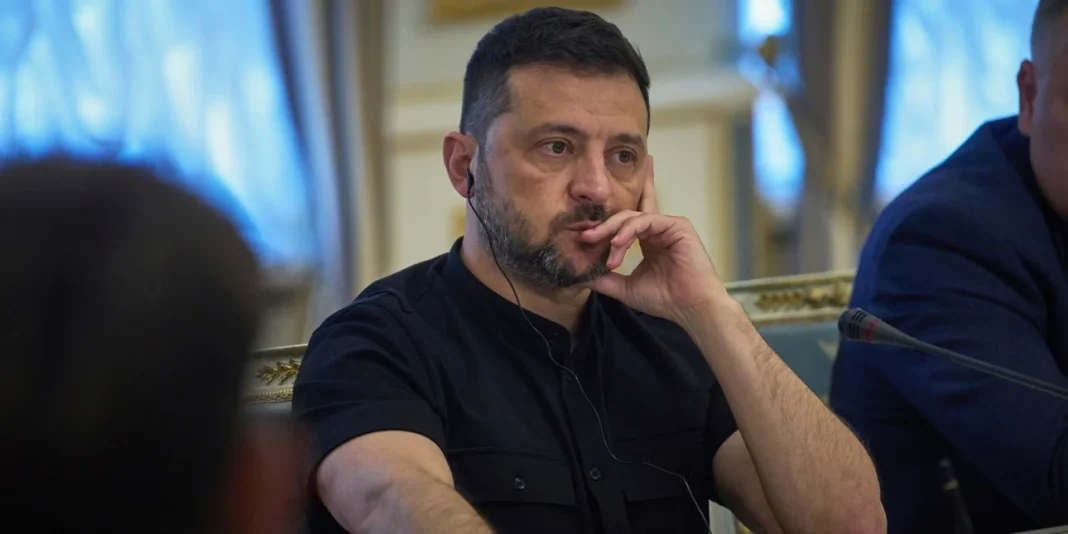 Ρωσία κατά Ζελένσκι μετά τον βομβαρδισμό στο Κίεβο: «Θέλει να δείξει στους Ευρωπαίους “κουβαλητές” ότι είναι γενναίος στρατιώτης»