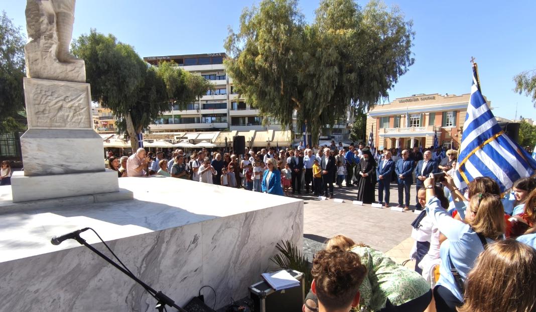 Μαθητές, εκπαιδευτικοί, αρχές τιμούν στο Ηράκλειο την Εθνική Επέτειο της 28ης Οκτωβρίου 1940