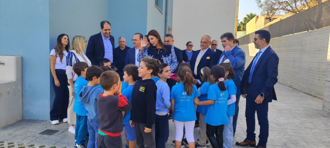 Σχολεία του Ρεθύμνου επισκέφτηκε η Υπ. Παιδείας Σοφία Ζαχαράκη – Δείτε φωτογραφίες