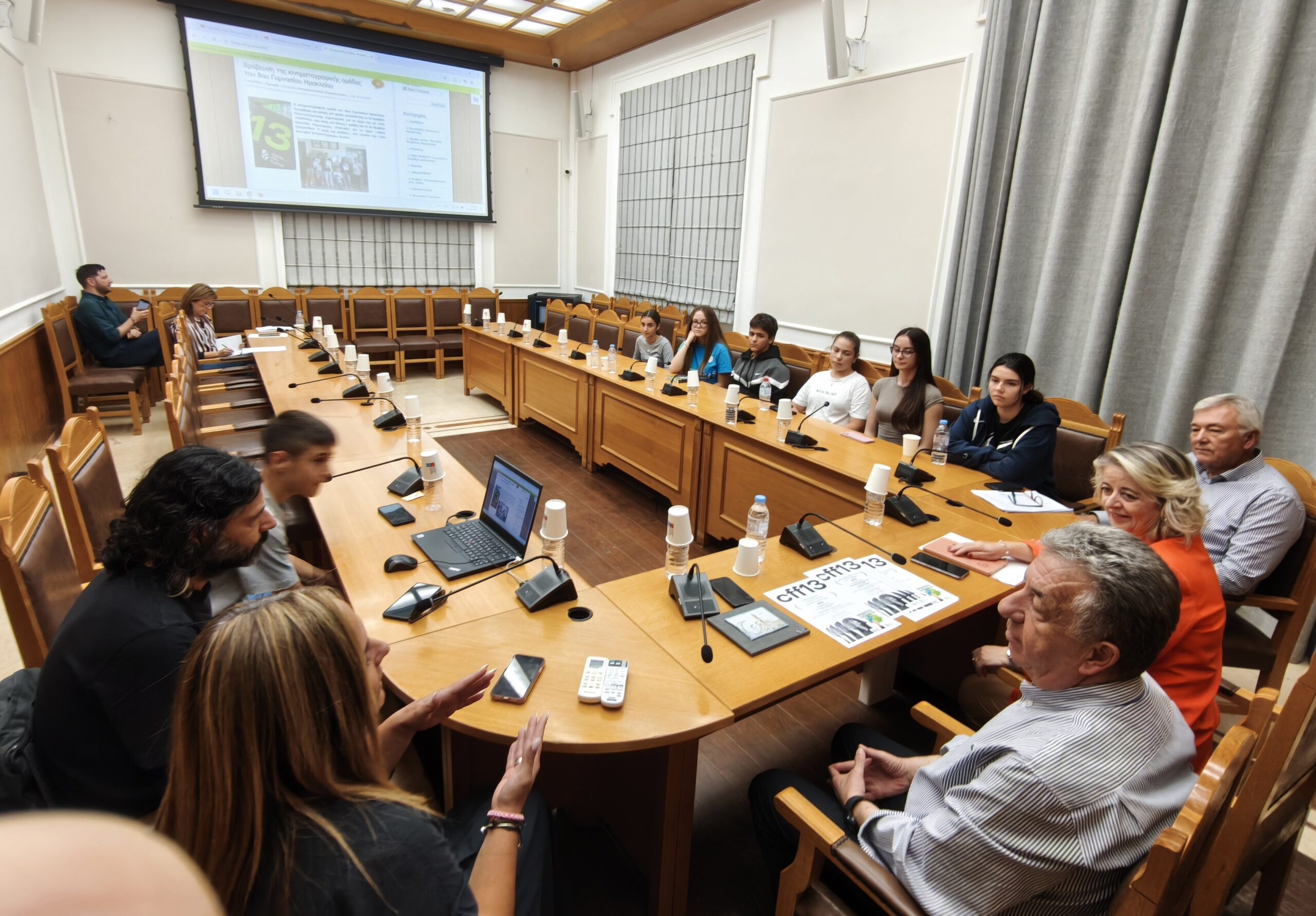 Στον Περιφερειάρχη μετά τη διάκρισή της η Κινηματογραφική Ομάδα του 8ου Γυμνασίου Ηρακλείου