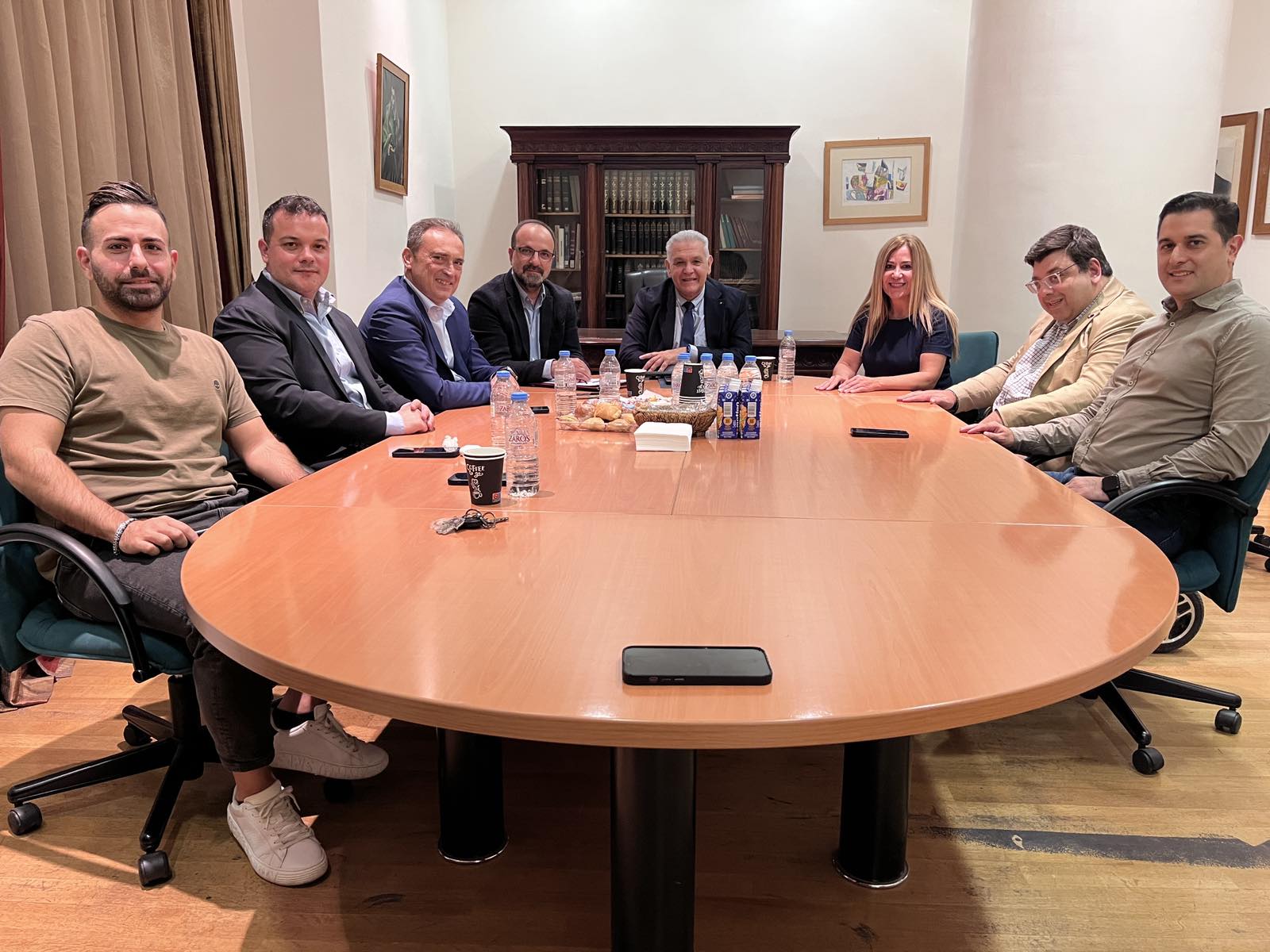 Τοπική επιχειρηματικότητα και ανάπτυξη στη συνάντηση  των Διοικήσεων Επιμελητηρίου Ηρακλείου και ΟΕΕ/ΤΑΚ