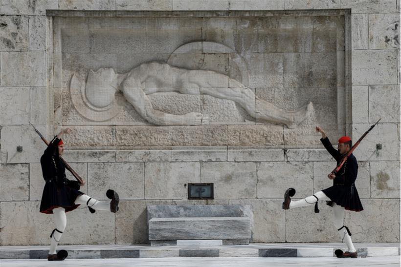 Χατζηδάκης για Άγνωστο Στρατιώτη: Αδιανόητο να γίνονται εκεί εκδηλώσεις διαμαρτυρίας