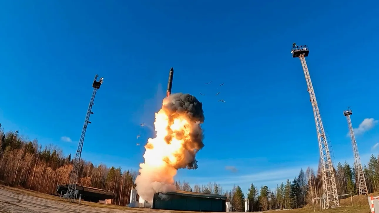 Πόσο επικίνδυνος είναι ο νέος πυρηνοκίνητος πύραυλος κρουζ που εκτόξευσε η Ρωσία – Ειδικοί απαντούν