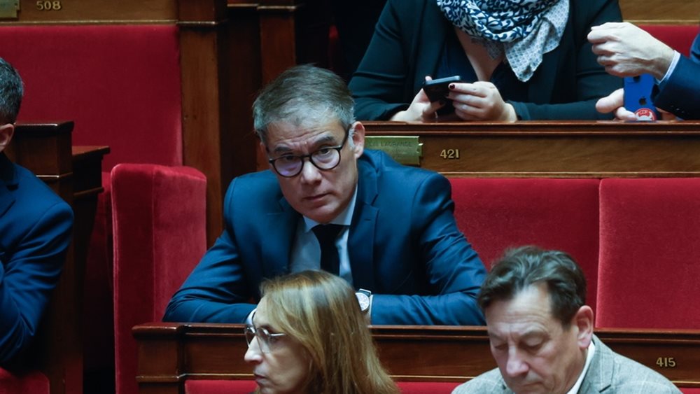 Γάλλοι Σοσιαλιστές: Όπως έχουν τα πράγματα, θα καταψηφίσουμε την κυβέρνηση Λεκορνί