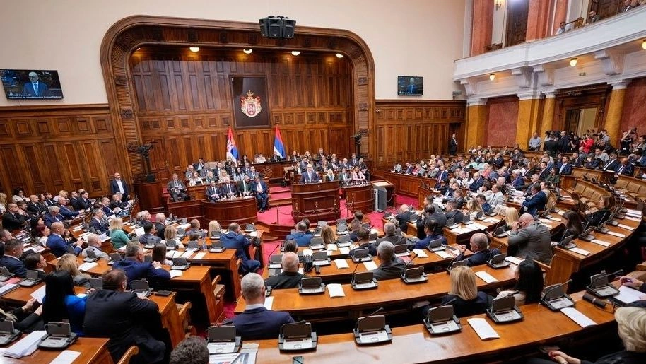 Σερβία: Συναγερμός κοντά στο κοινοβούλιο – Αναφορές για πυροβολισμούς
