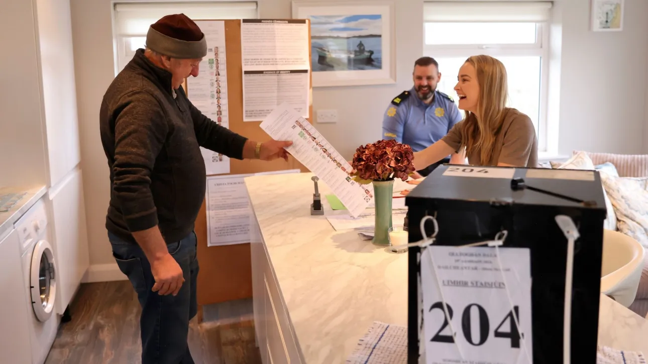 Ιρλανδία: Προεδρικές εκλογές στην χώρα – Φαβορί η Κάθριν Κόνολι με την στήριξη και του Σιν Φέιν