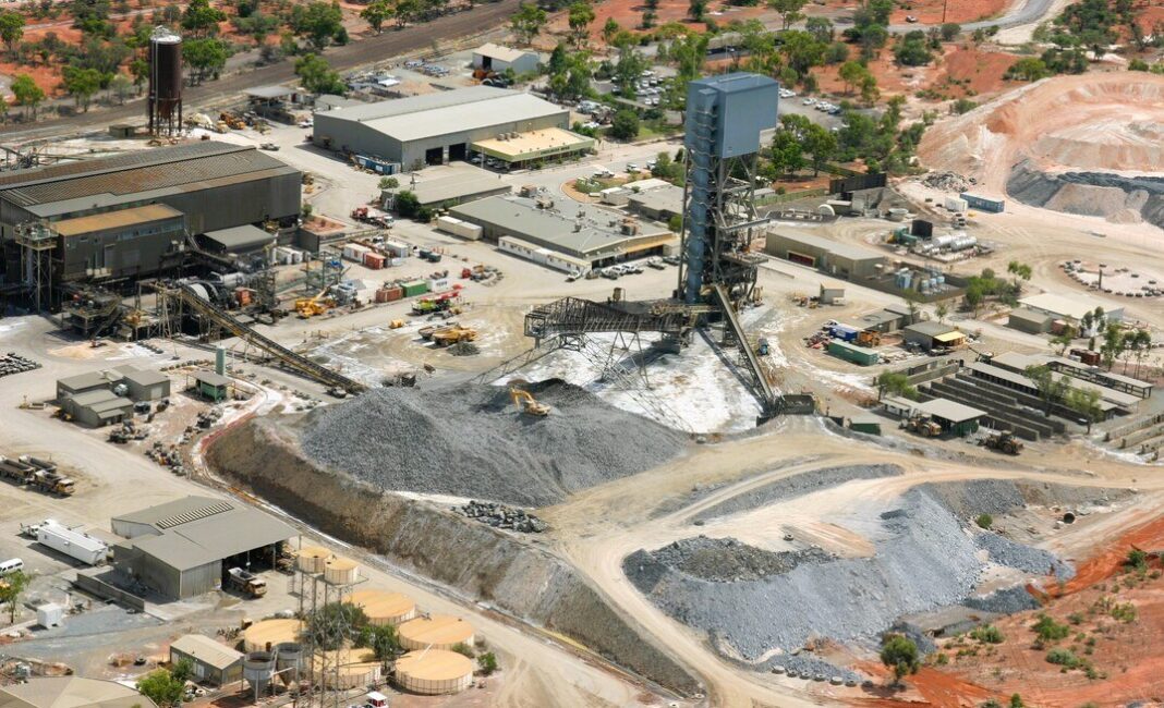 Aerial-ENDEAVOR-MINE-1074x654 Αυστραλία: Νεκροί ένας άνδρας και μία γυναίκα από έκρηξη σε ορυχείο