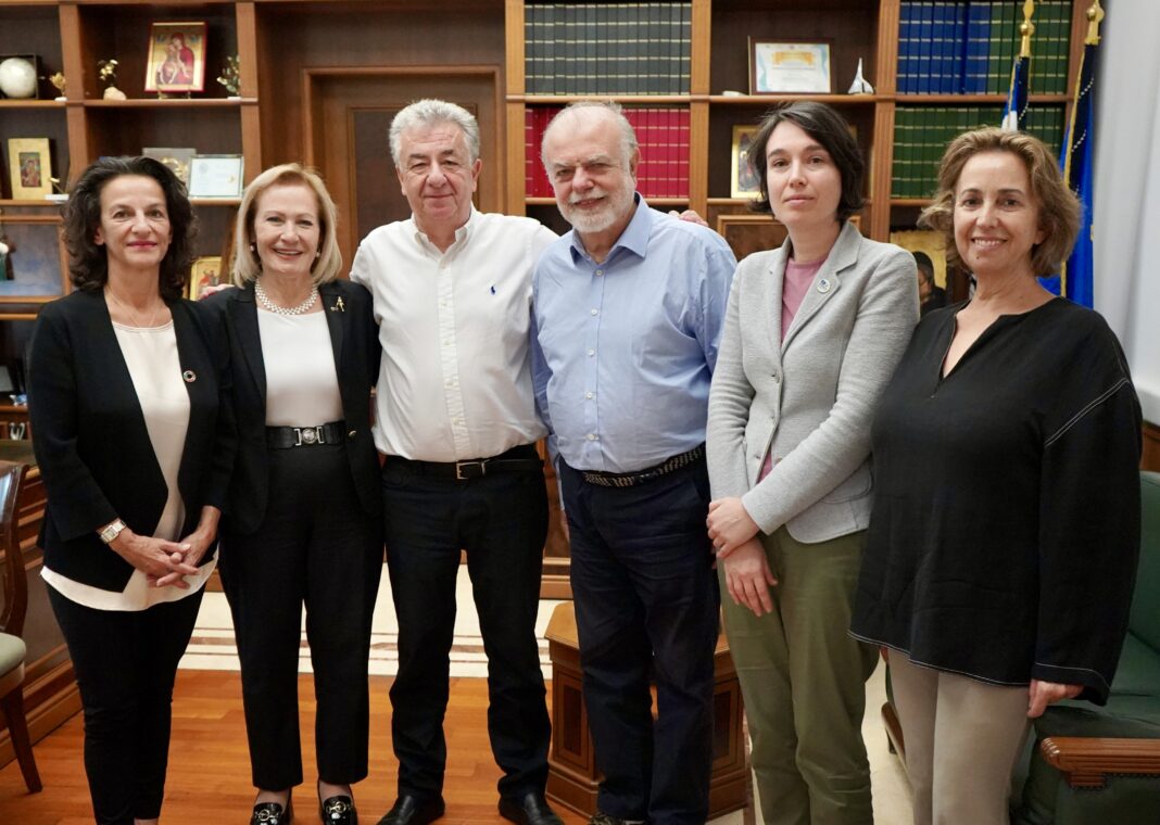 CRE08542 Συνάντηση του Περιφερειάρχη με αντιπροσωπεία της UNESCO και την Επίτροπο Περιβάλλοντος Κύπρου