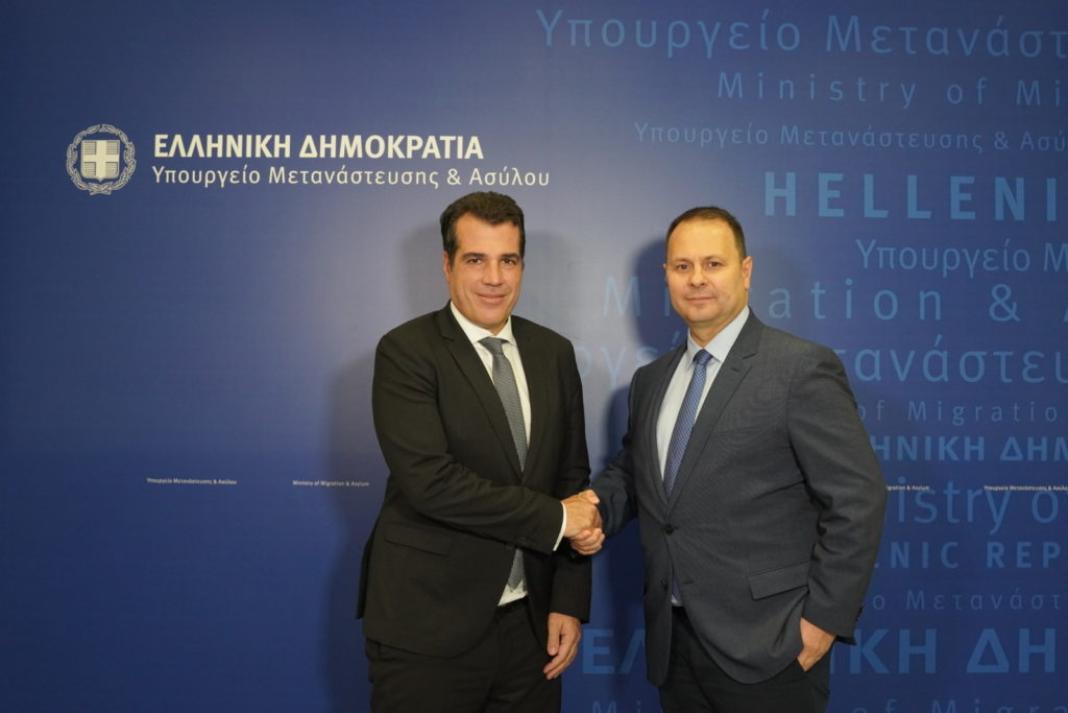 Μεταναστευτικό: «Μαχαίρι» στα επιδόματα – Μειώσεις σε σίτιση, στέγαση και βοηθήματα