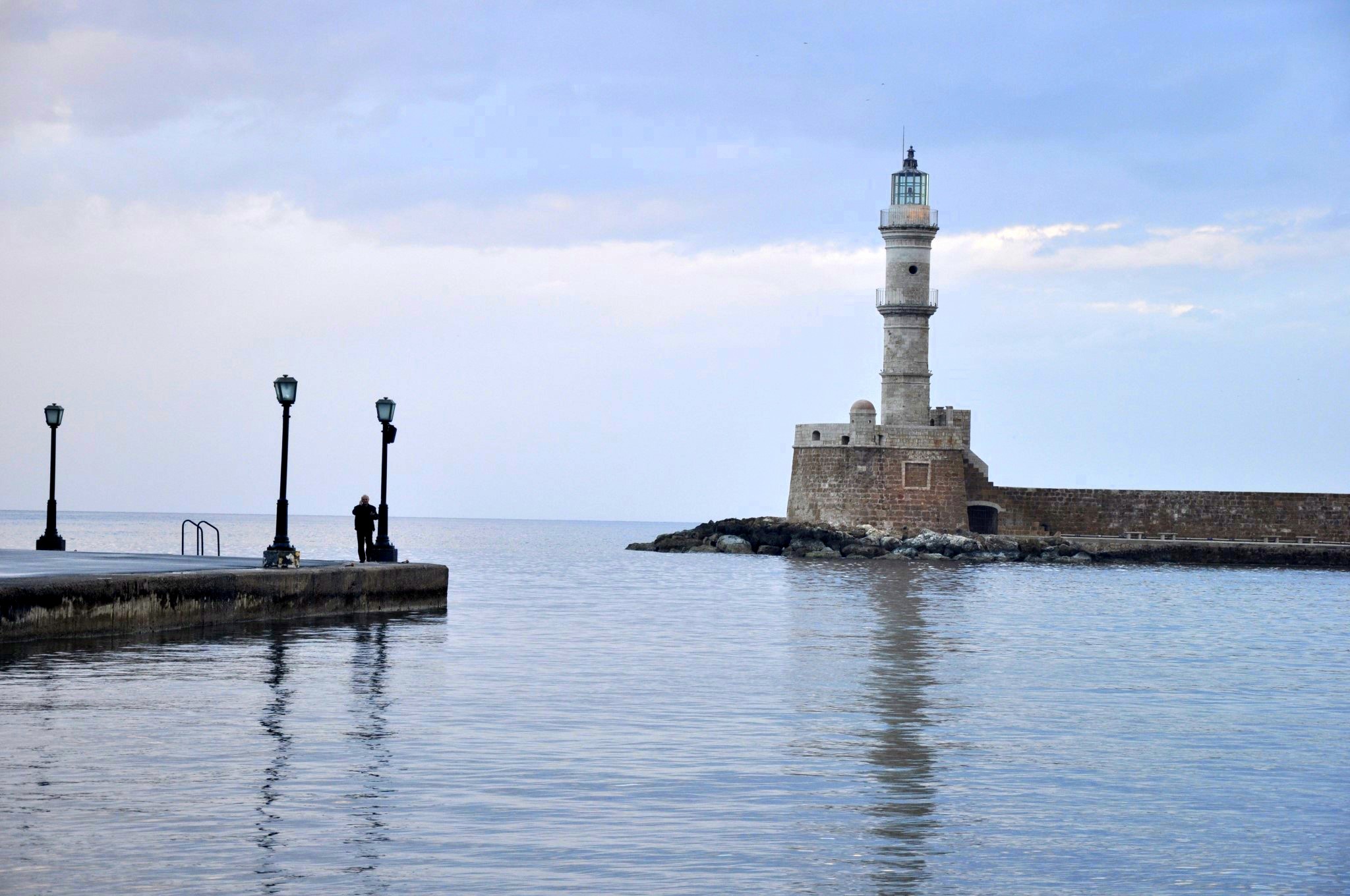 Φωταγωγείται ο Φάρος στο Ενετικό Λιμάνι Χανίων για την Παγκόσμια Ημέρα Ευαισθητοποίησης για το Σύνδρομο Rett