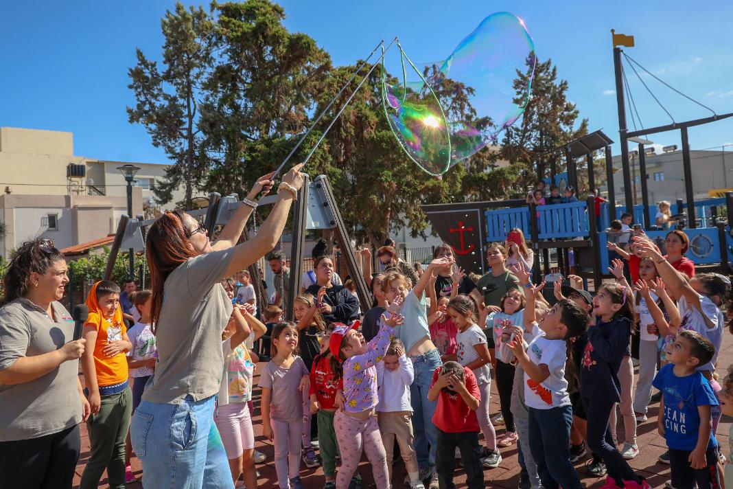 Μεν. Μποκέας: «Τα παιδικά χαμόγελα η καλύτερη ανταμοιβή για εμάς»