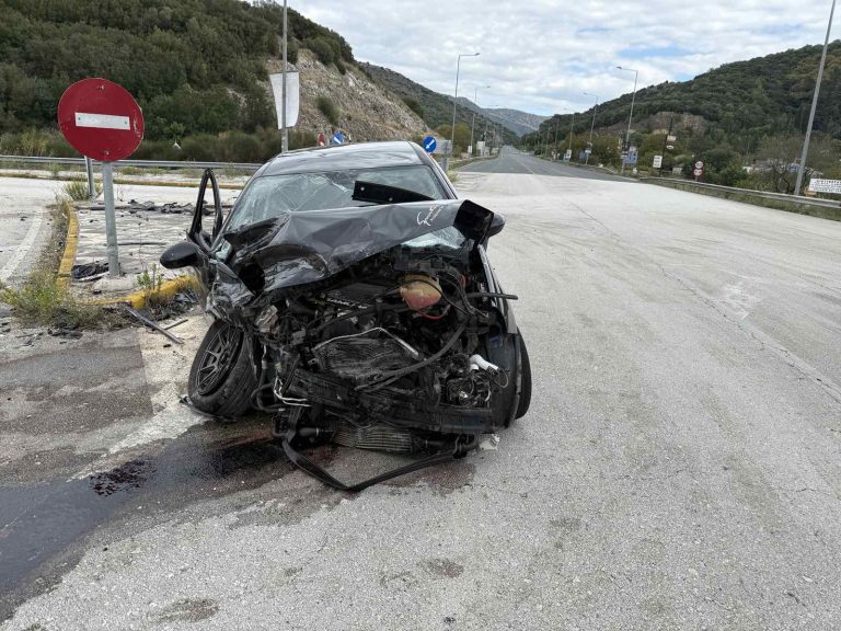 Σοβαρό τροχαίο στη Θεσπρωτία – Στο νοσοκομείο ζευγάρι ηλικιωμένων