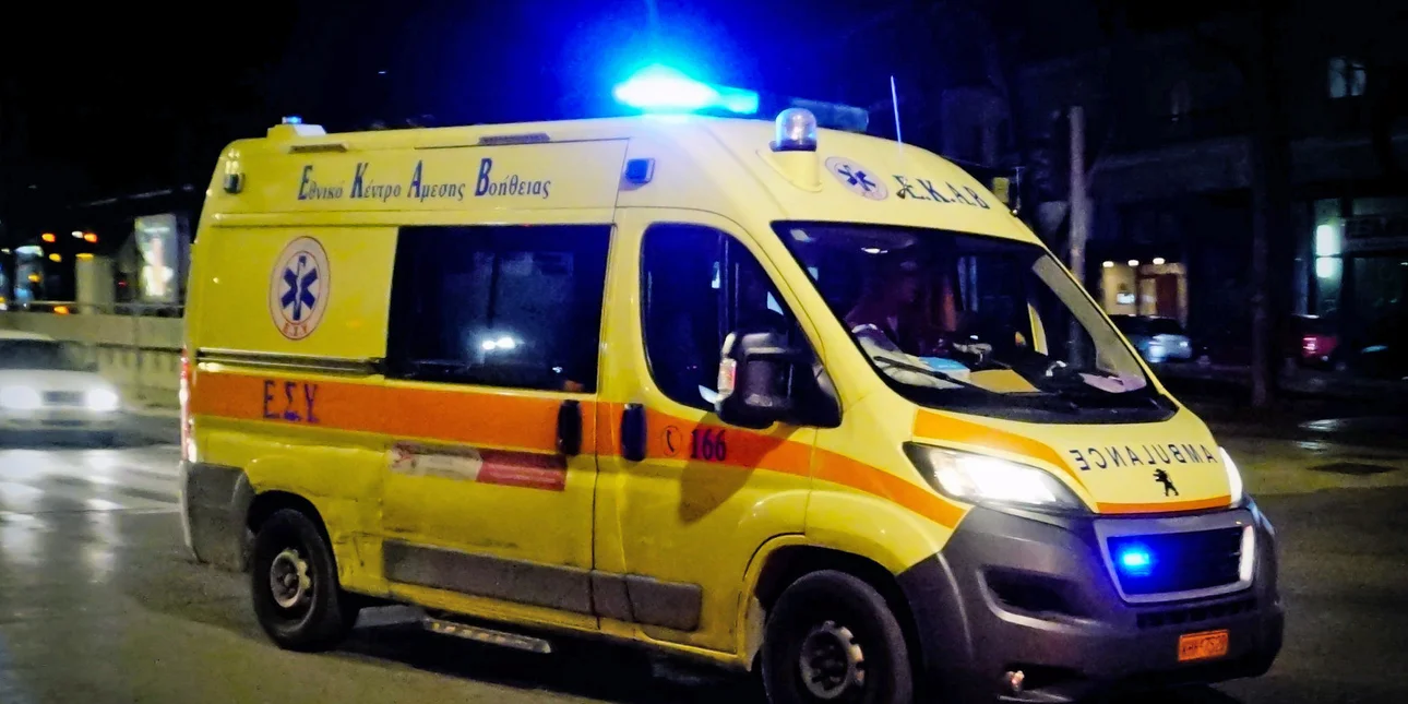 Τροχαίο με φορτηγό που μετέφερε ελαιόλαδο στην Εθνική Πατρών – Κορίνθου