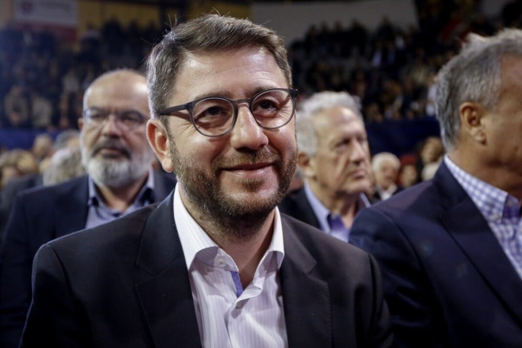 androulakis-paraiteitai-evrobouleftis Νίκος Ανδρουλάκης: Συνεχάρη τηλεφωνικά τον νέο Αρχιεπίσκοπο Σινά
