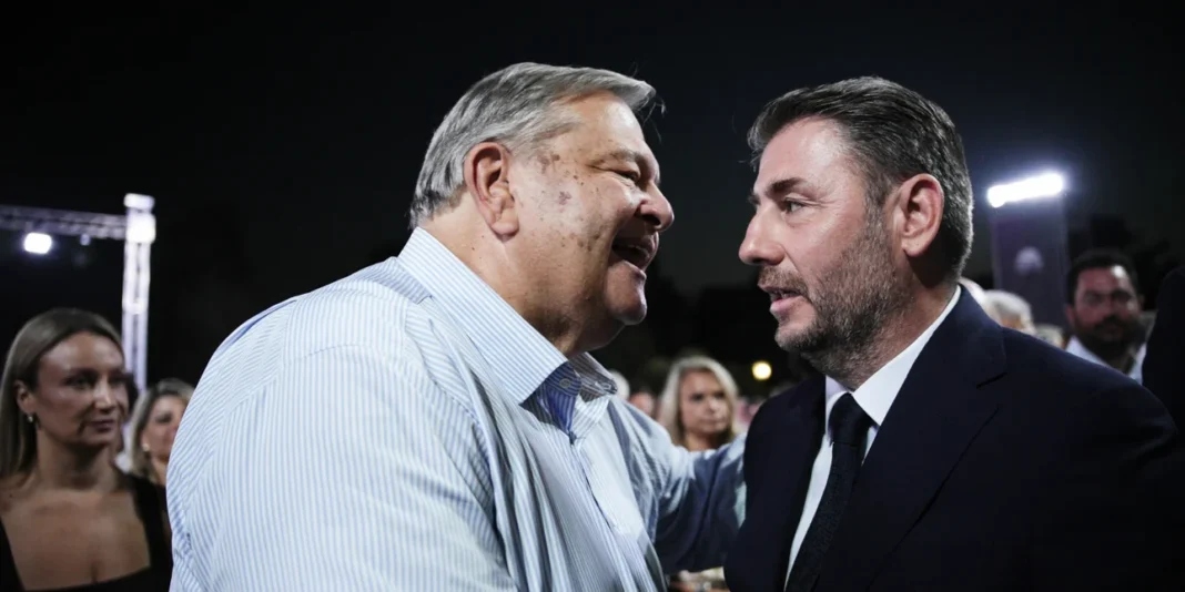 ΠΑΣΟΚ: Διαδοχικά τετ-α-τετ με Παπανδρέου και Βενιζέλο είχε ο Νίκος Ανδρουλάκης -Αύριο οι ανακοινώσεις για ΚΟΕΣ