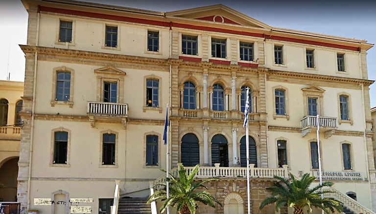 Στα ροζ η Αντιπεριφέρεια Χανίων για τον καρκίνο του μαστού