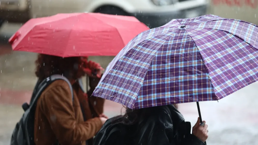 Προ των πυλών η κακοκαιρία εξπρές: Ισχυρές καταιγίδες, άνεμοι και χιόνια για 48 ώρες