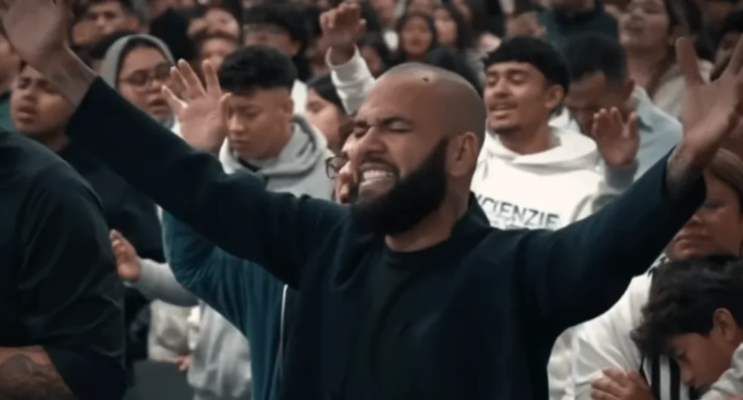 Από σούπερ σταρ της Μπαρτσελόνα… ιεροκήρυκας σε εκκλησία!